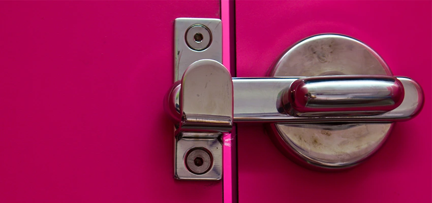 Childproof Gate Lock in San Lorenzo, California